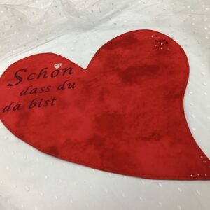 Herz Decke rot mit dunkelroter Schrift